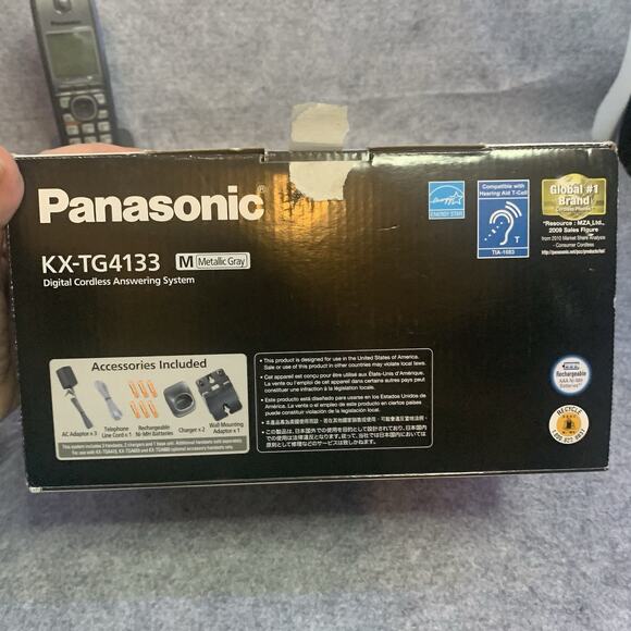 PanasonicKX TG4133 DECT 6.0+ Digital Cordless Answering System 3 Handsets - Picture 5 of 8